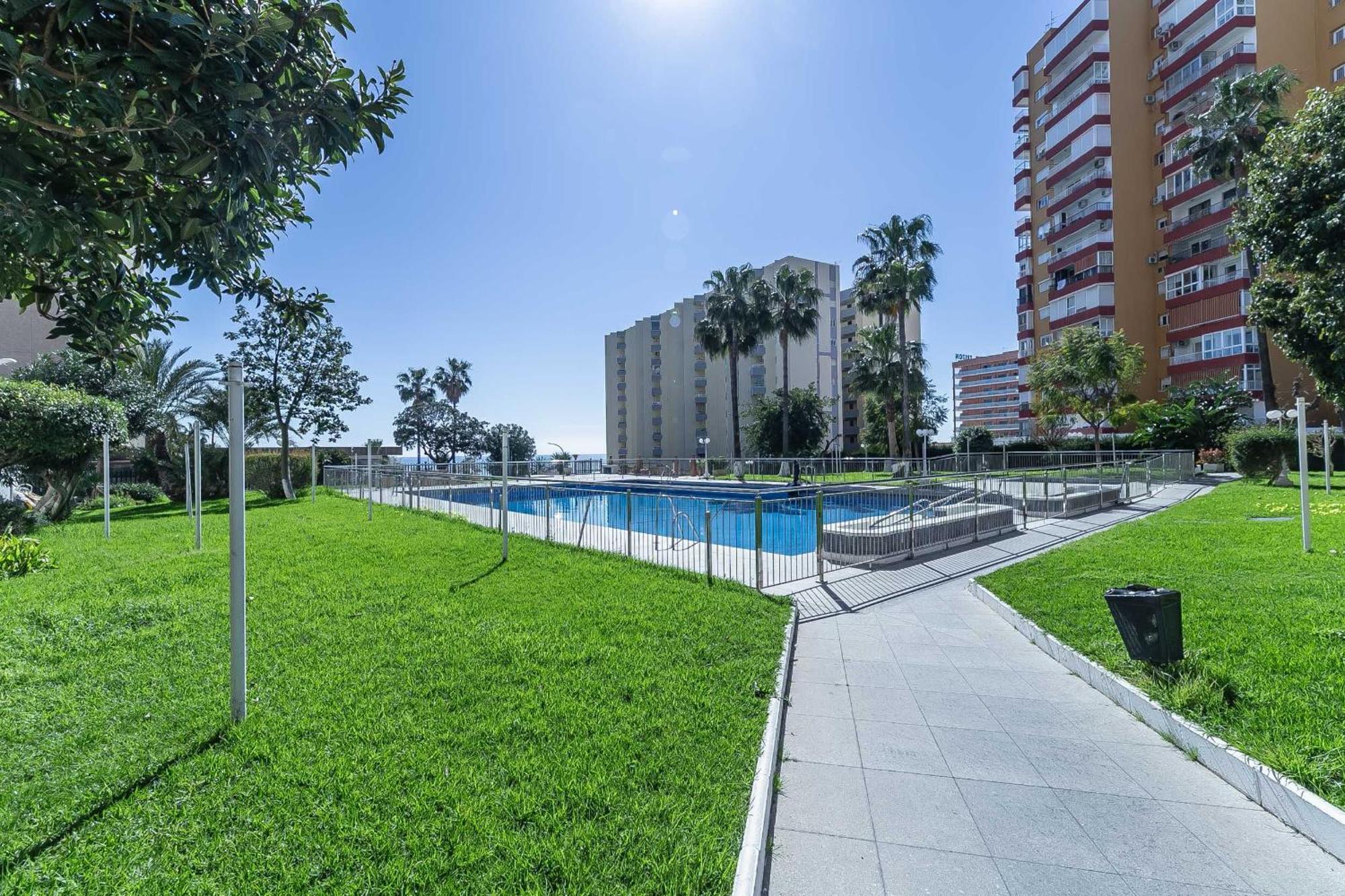 Puerto Marina, Apartamento Frente Al Mar 贝纳尔马德纳 外观 照片